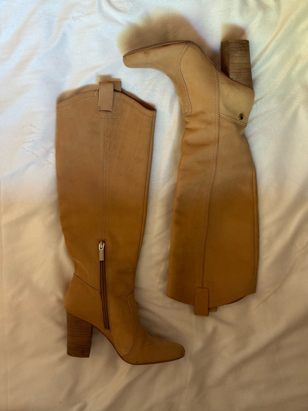 EUC Louise et Cie Lo Kiernan Tan Suede Knee High Boots Block Heel Zip Size 6M